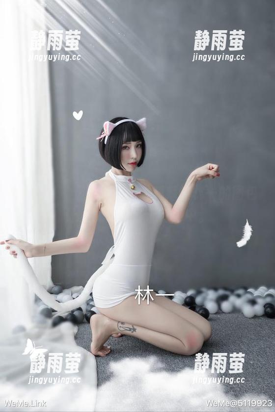 微密圈 - 穿上连衣裙，超辣的林一的图包让人恍如置身于花海中。