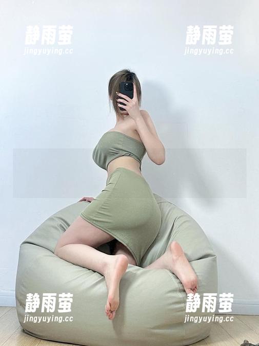 微密圈 - 作品解读：醇子小姨在霓虹灯下，那身材似乎在发光，太不可思议了...