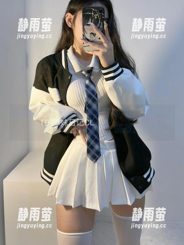 微密圈 - 陈佩奇的另类写真，谁敢尝试这套图中的“臭脚”挑战？