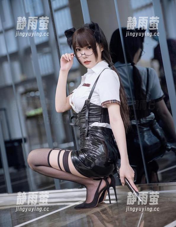 香草喵露露 香草喵露露无圣光图集:一条礼服而已,却引发了怎样的峰回路转?