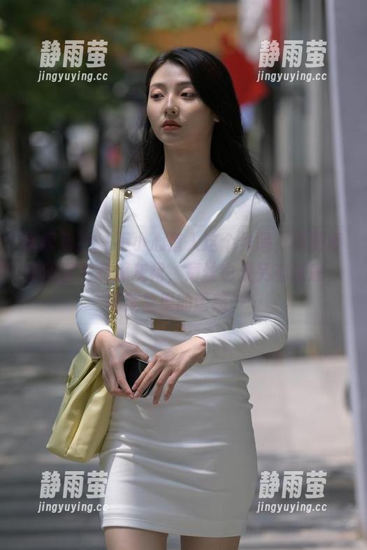 魔镜街拍 - 不小心落入这个作品，看到婷婷的图片和那灰裙，薄丝也是另有深意，完美呈现的诱惑……